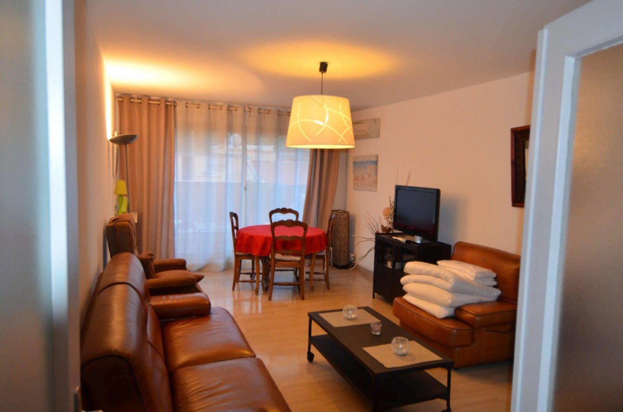 Appartement 6 Personnes Avec Terrasse Le Port Nice Buitenkant foto