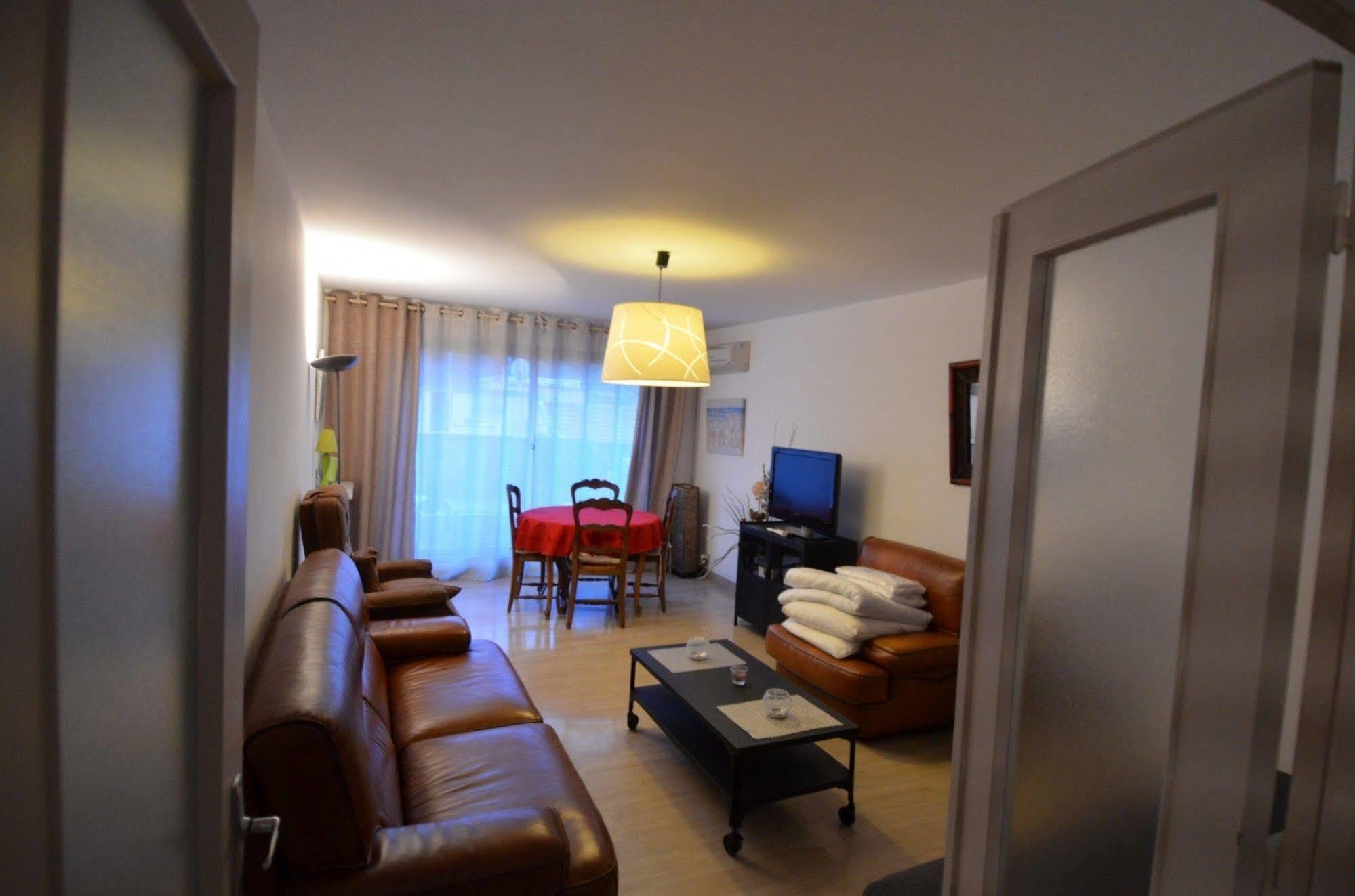 Appartement 6 Personnes Avec Terrasse Le Port Nice Buitenkant foto