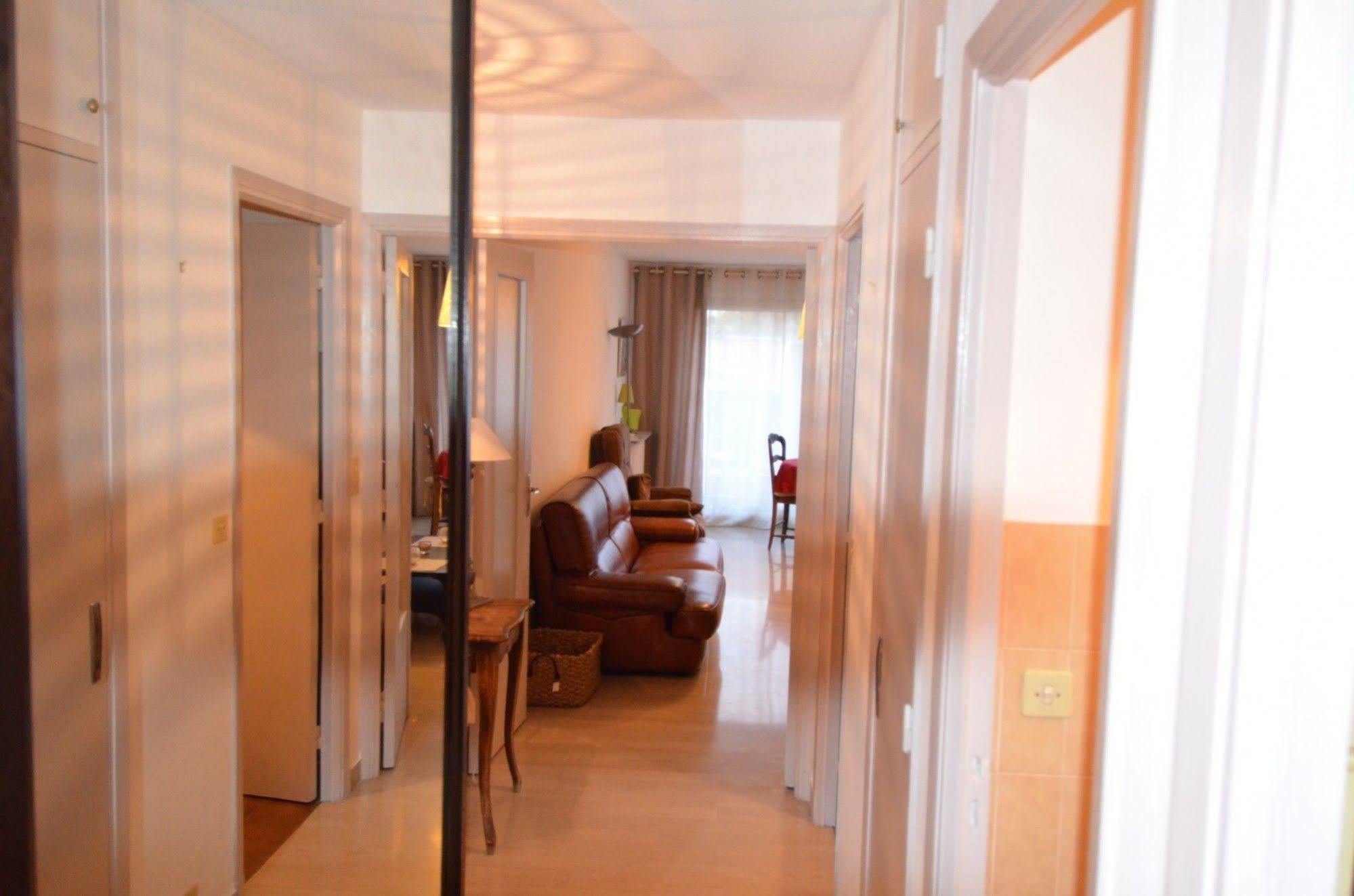 Appartement 6 Personnes Avec Terrasse Le Port Nice Buitenkant foto