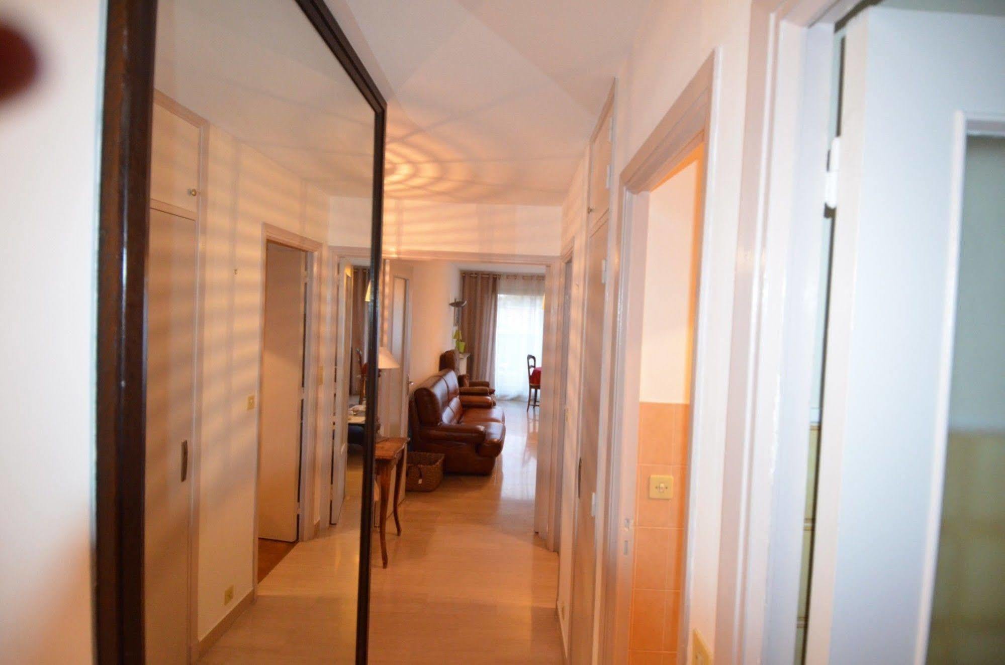 Appartement 6 Personnes Avec Terrasse Le Port Nice Buitenkant foto