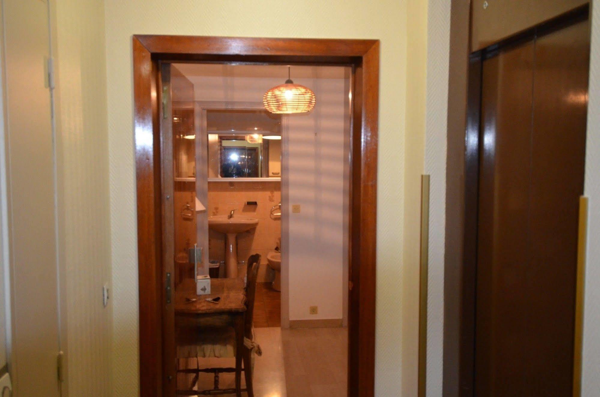 Appartement 6 Personnes Avec Terrasse Le Port Nice Buitenkant foto