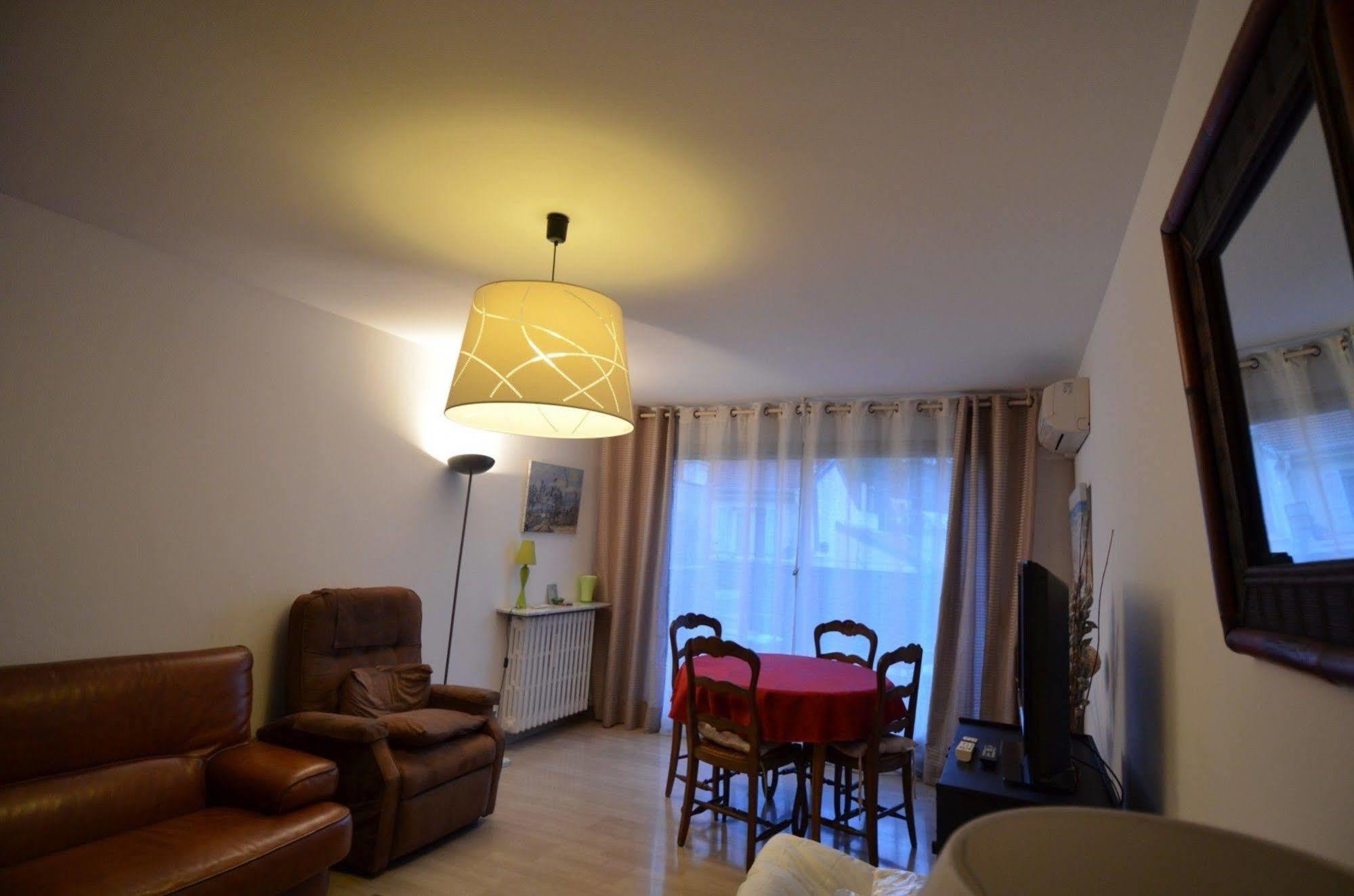 Appartement 6 Personnes Avec Terrasse Le Port Nice Buitenkant foto