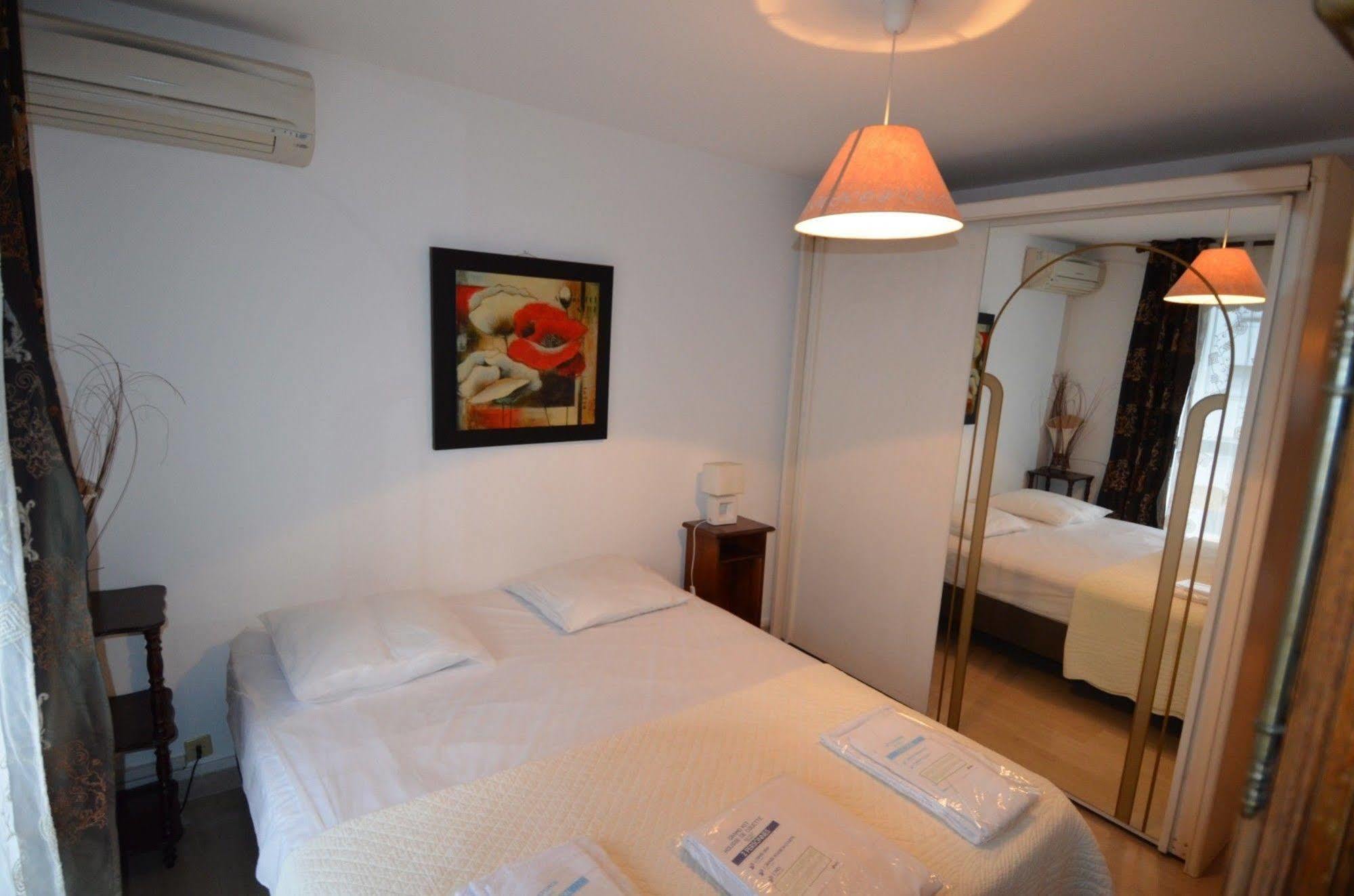 Appartement 6 Personnes Avec Terrasse Le Port Nice Buitenkant foto